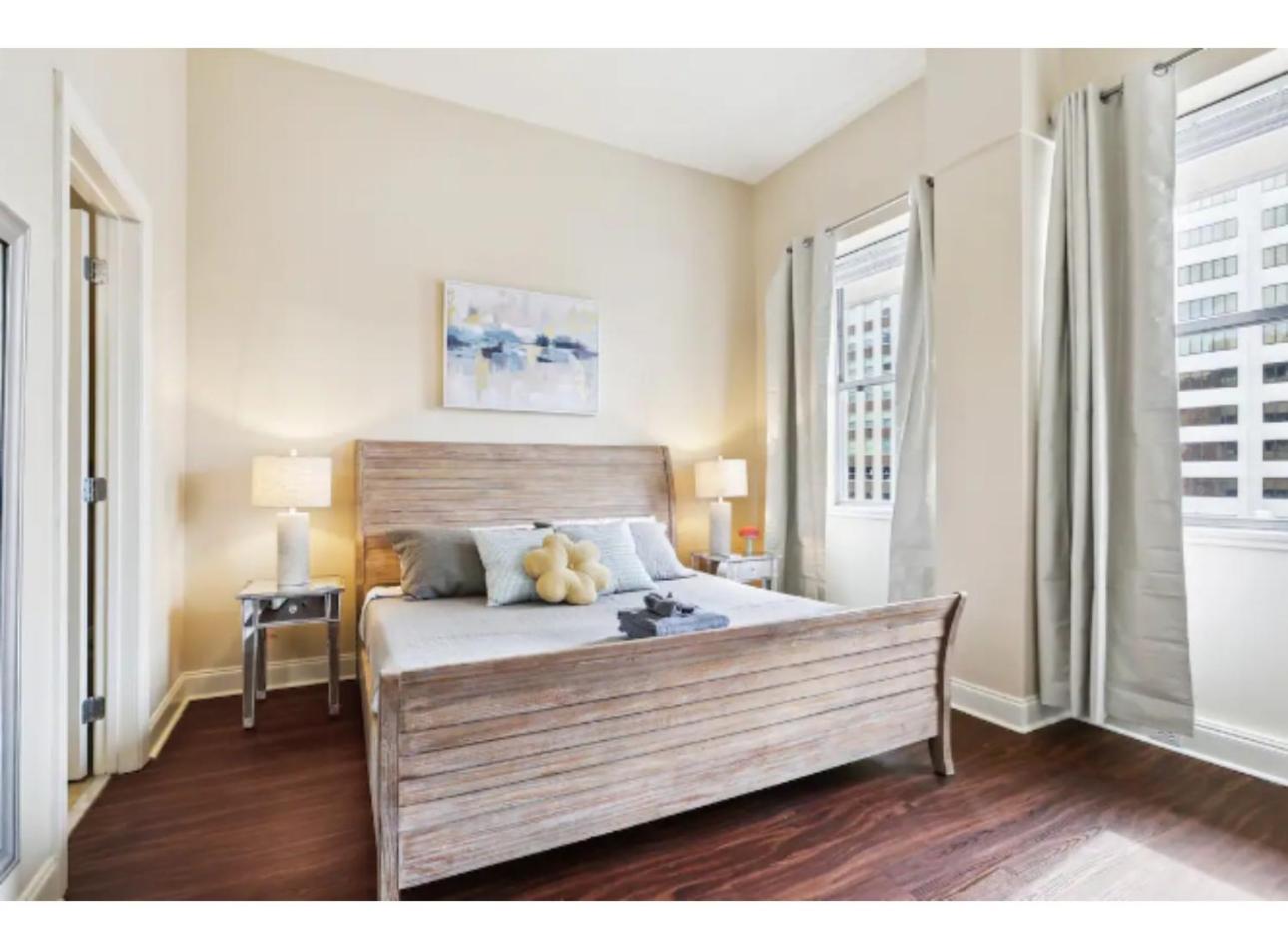Amazing Condos Beautiful View 2 Blocks To French Quarter, Small Rooftop Pool, Gym, Seanger Theater, Super Dome, And Bourbon St New Orleans Exterior photo