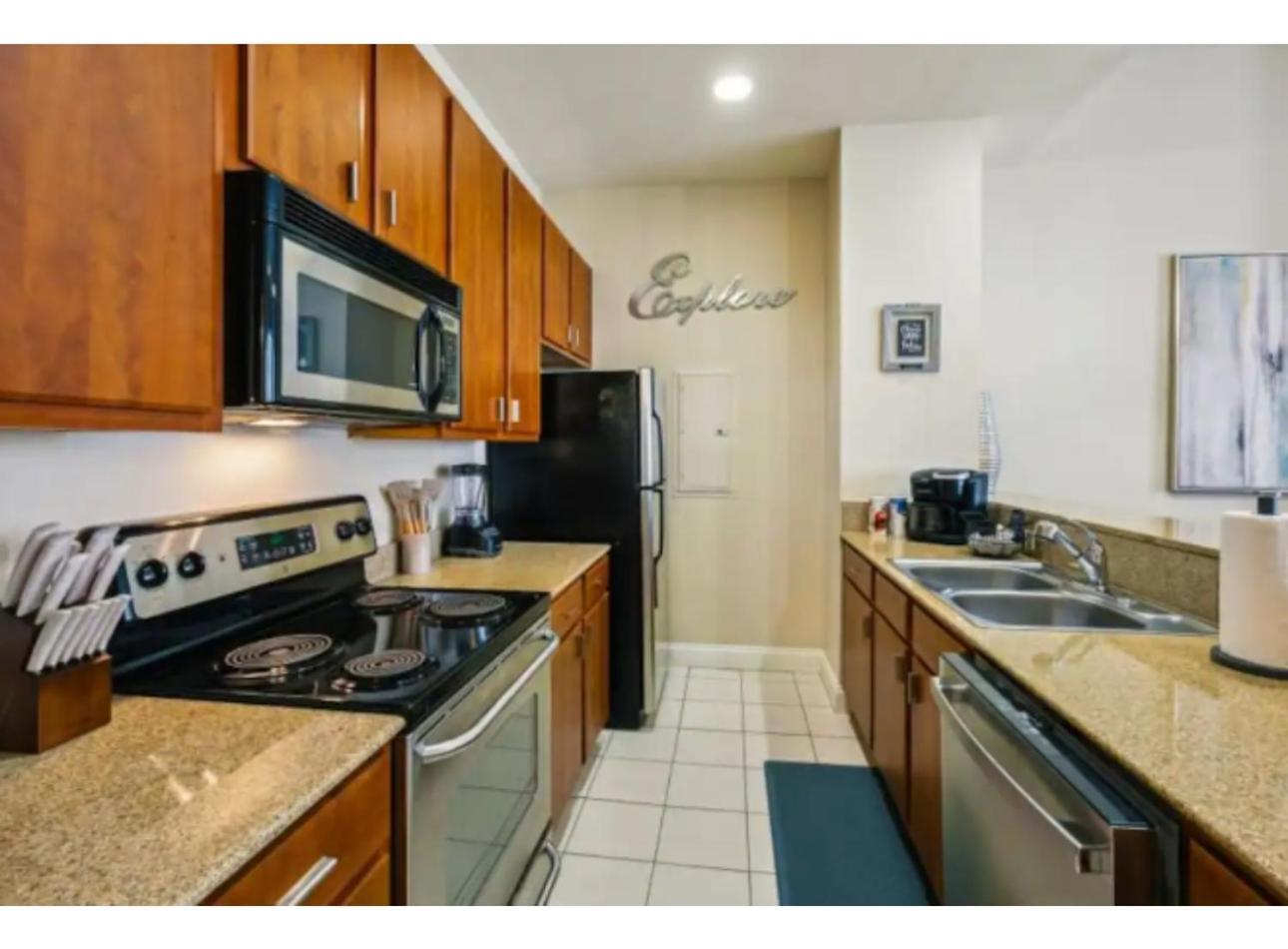 Amazing Condos Beautiful View 2 Blocks To French Quarter, Small Rooftop Pool, Gym, Seanger Theater, Super Dome, And Bourbon St New Orleans Room photo