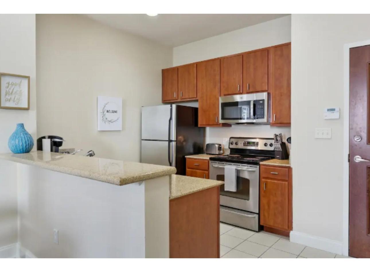 Amazing Condos Beautiful View 2 Blocks To French Quarter, Small Rooftop Pool, Gym, Seanger Theater, Super Dome, And Bourbon St New Orleans Room photo