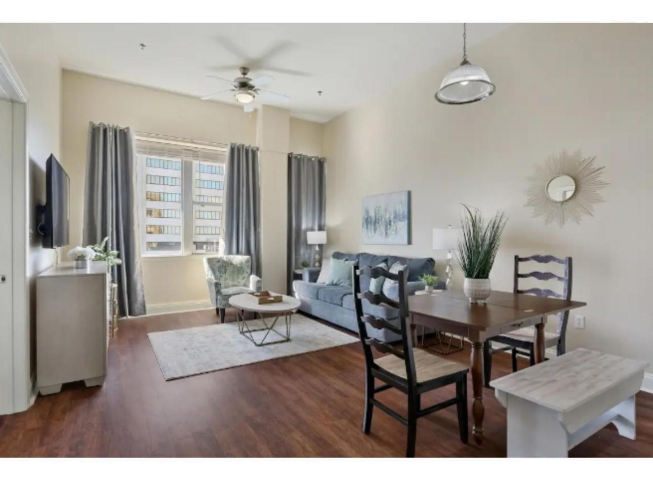 Amazing Condos Beautiful View 2 Blocks To French Quarter, Small Rooftop Pool, Gym, Seanger Theater, Super Dome, And Bourbon St New Orleans Room photo