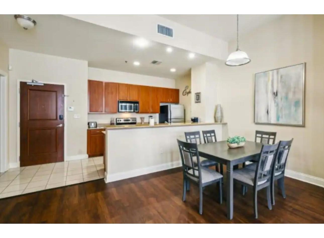 Amazing Condos Beautiful View 2 Blocks To French Quarter, Small Rooftop Pool, Gym, Seanger Theater, Super Dome, And Bourbon St New Orleans Room photo