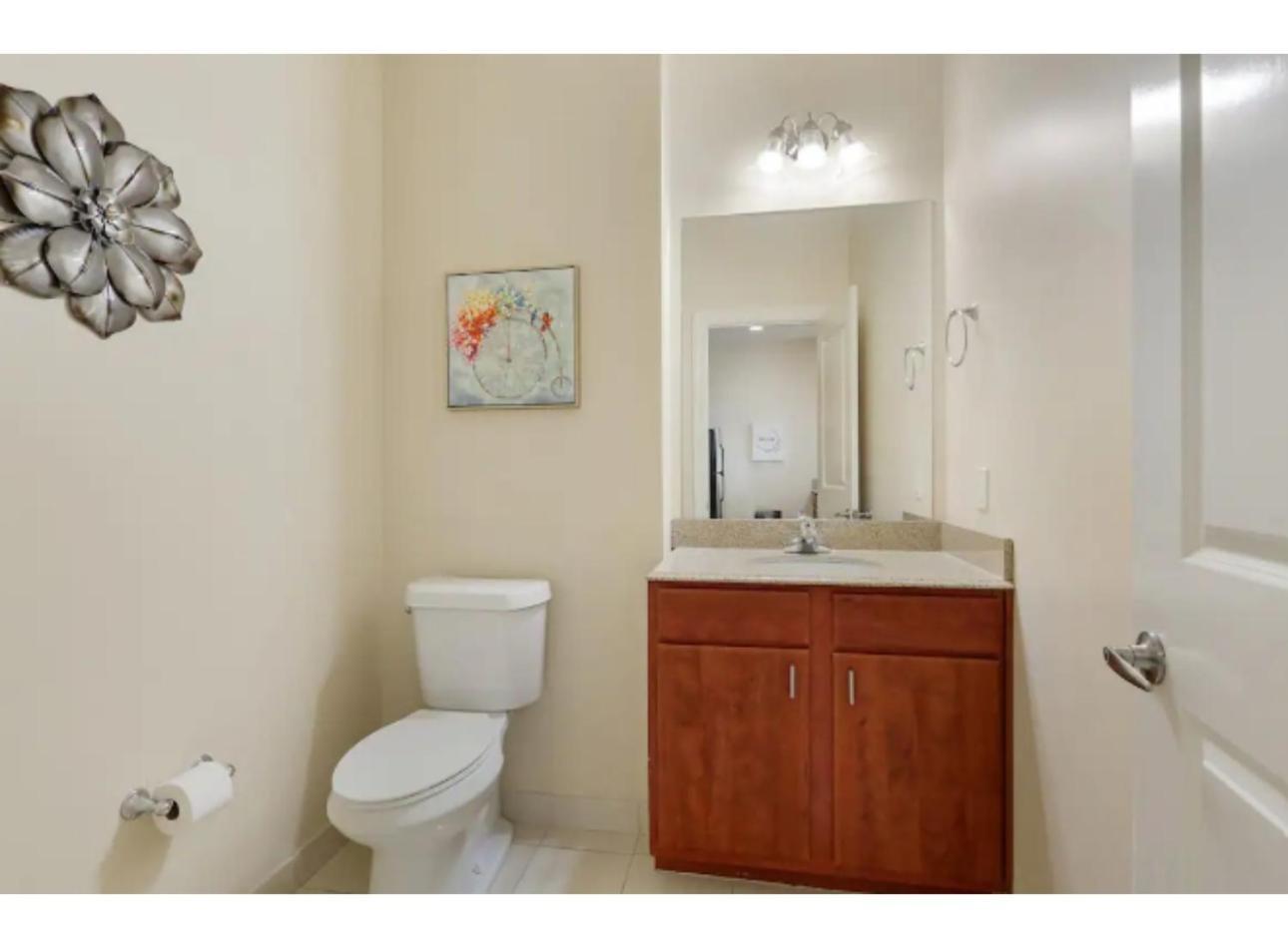 Amazing Condos Beautiful View 2 Blocks To French Quarter, Small Rooftop Pool, Gym, Seanger Theater, Super Dome, And Bourbon St New Orleans Room photo